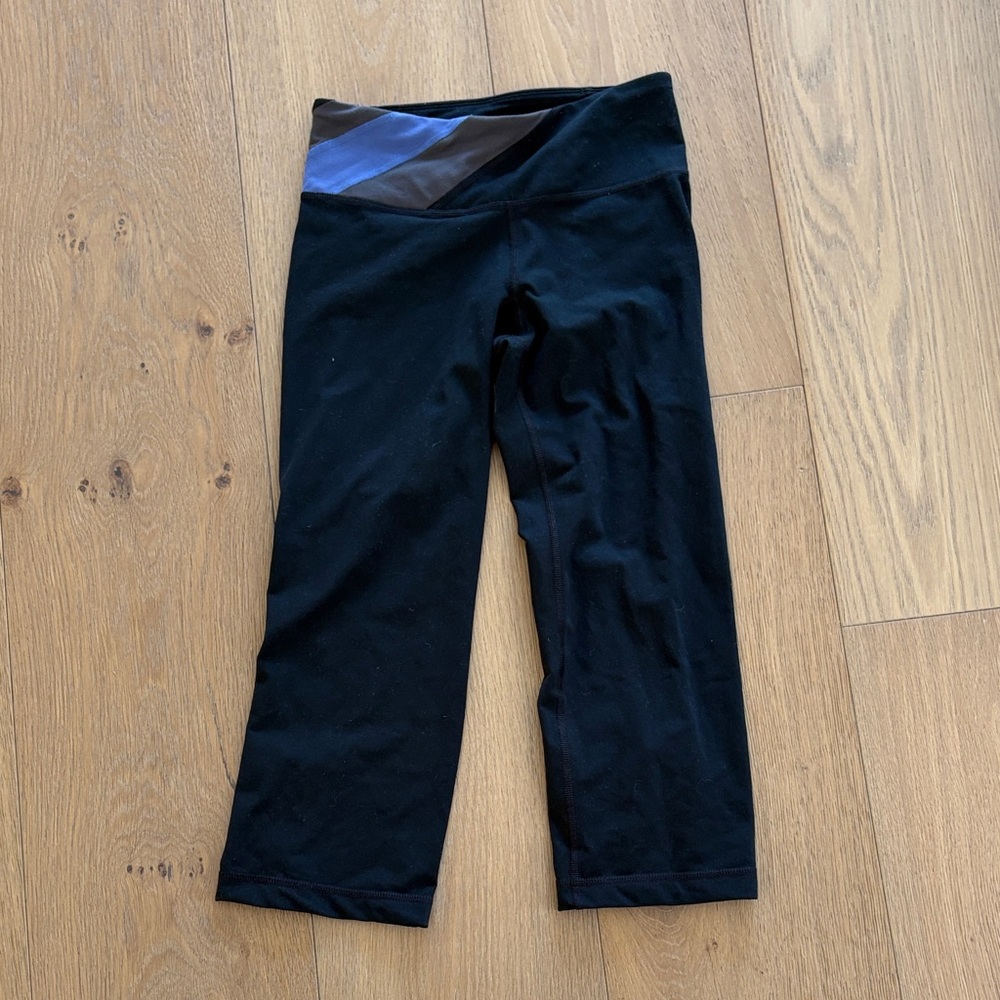 Under Armour Black and periwinkle women’s Leggings